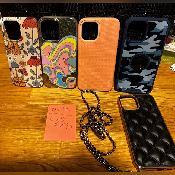 Phone case bundle- in good shape - Picture 1 of 1